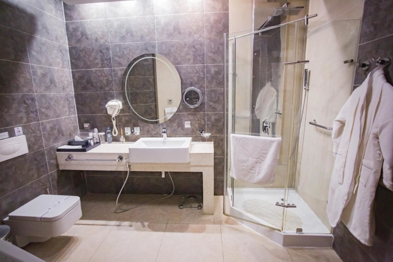 Отель Hotel Feride Винница