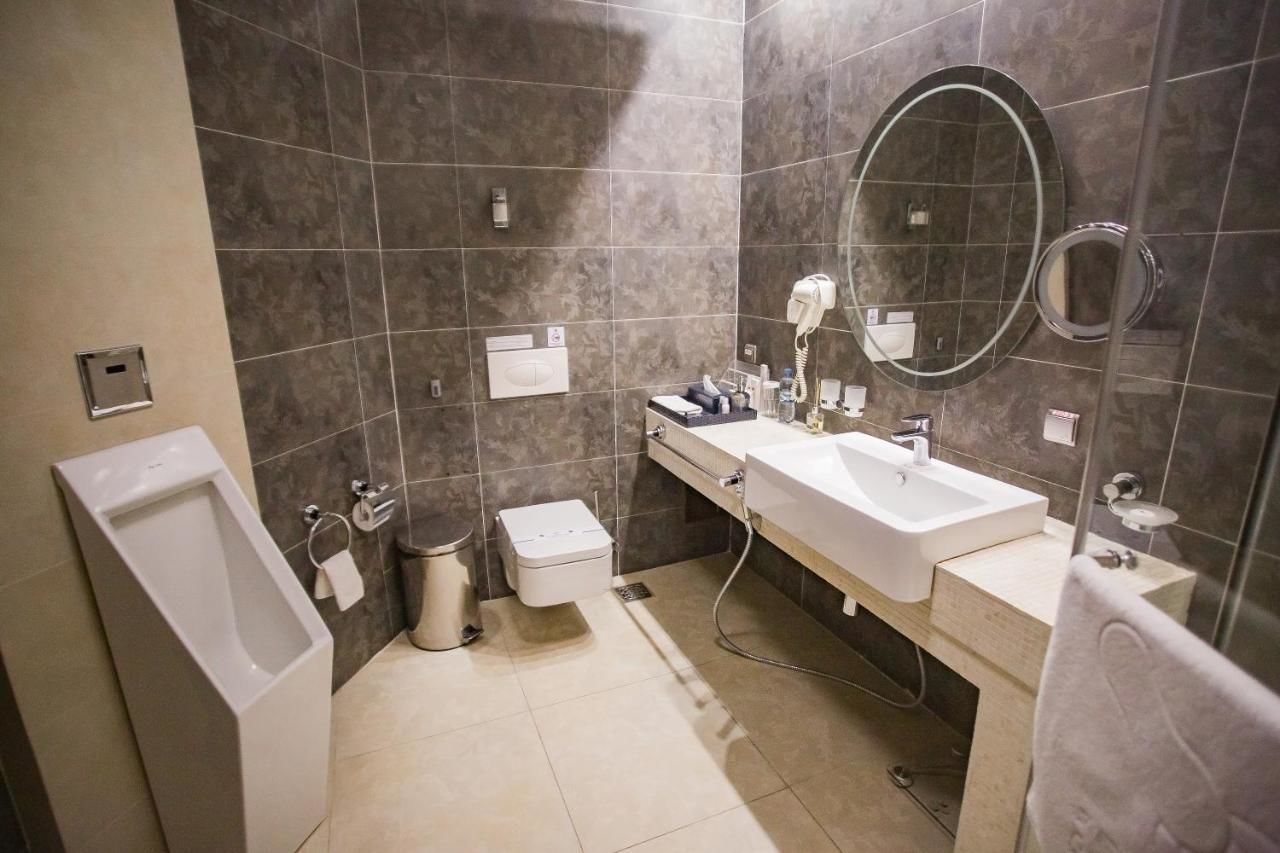 Отель Hotel Feride Винница